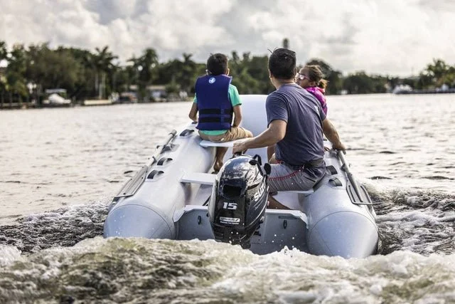 Alternative view of Suzuki 15 HP Outboard Motor DF15AS5
