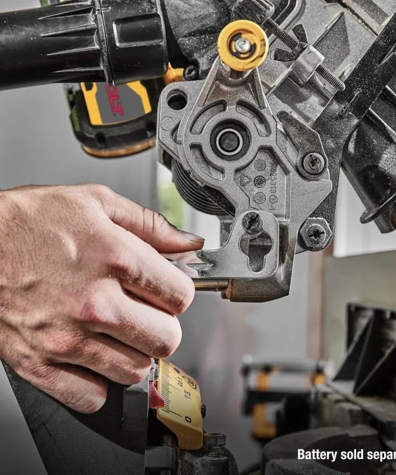 DeWalt DWS780 12 in Double Bevel Sliding Compound Miter Saw - Image 3