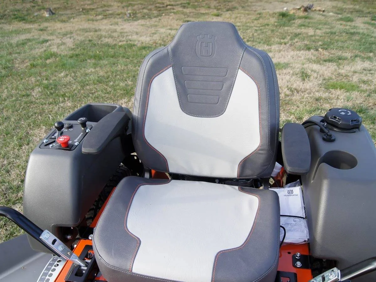 Husqvarna MZ61 61″ Zero Turn Lawns Mowers 24HP KAW (Scratch and Dent) - Image 6