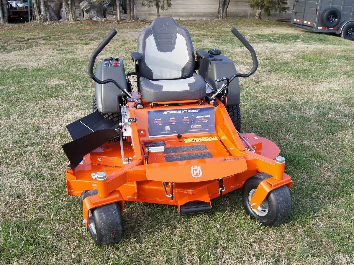 Husqvarna MZ61 61″ Zero Turn Lawns Mowers 24HP KAW (Scratch and Dent) - Image 2