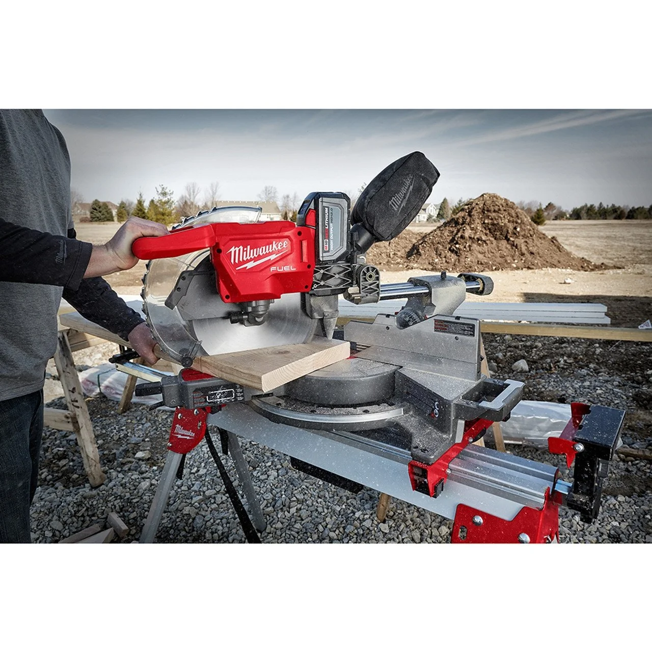 SKIL SPT88-01 12″ Worm Drive Dual Bevel Sliding Miter Saw - Image 2